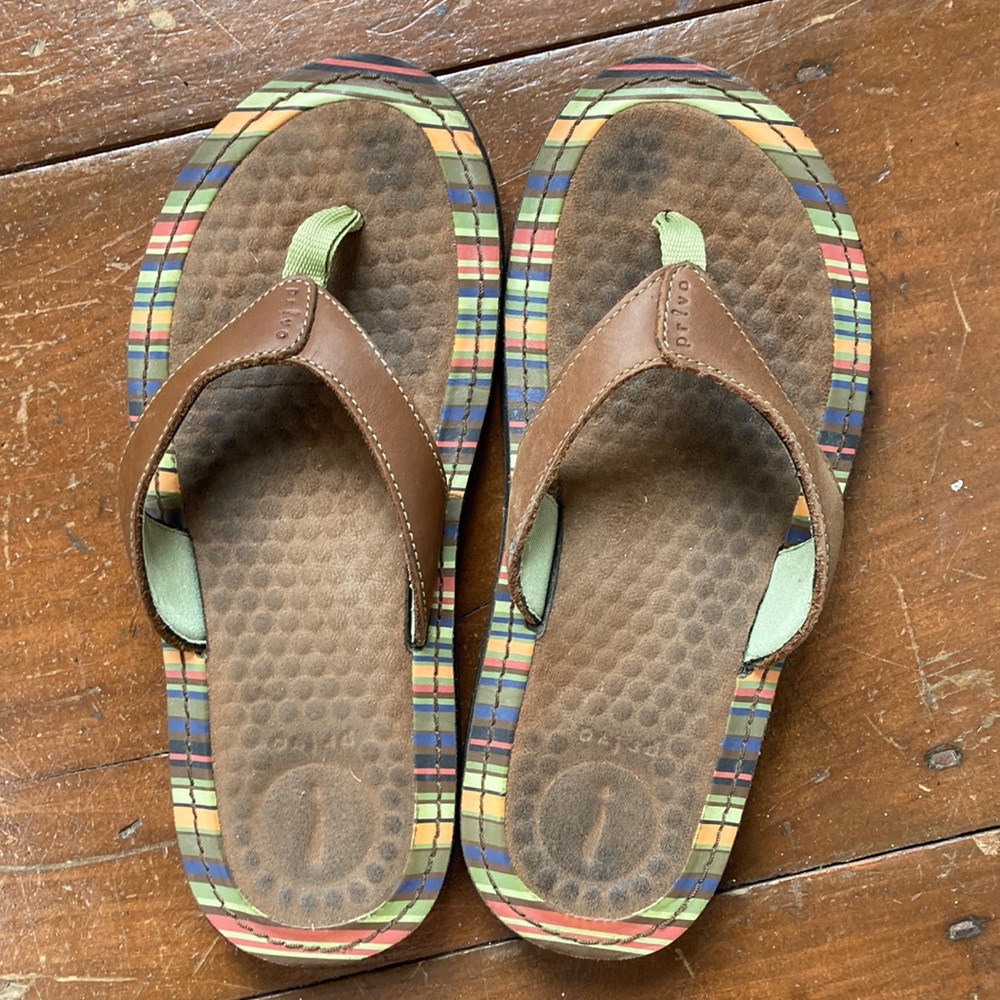 Privo women’s beautiful multicolored comfort sandals size 9